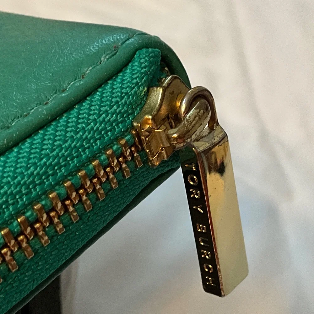 TORY BURCH Vintage Kipp Zippy Wallet Green - Picture 12 of 13